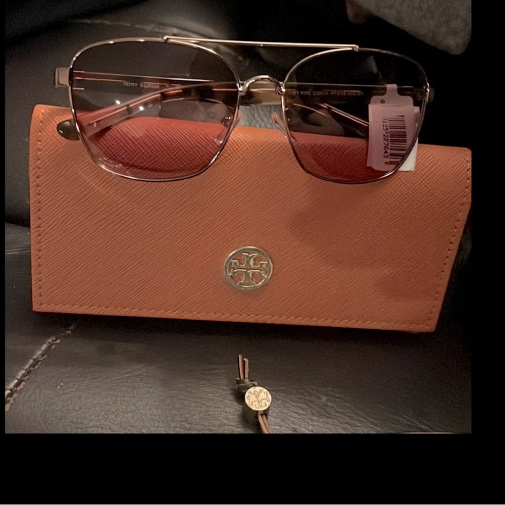 NIC Tory Burch navigator sunglasses 57mm gradient ROSE GOLD/VIOLE NWT and case